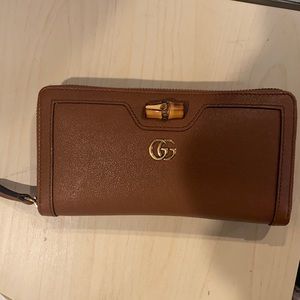 BRAND NEW Gucci Diana Wallet!